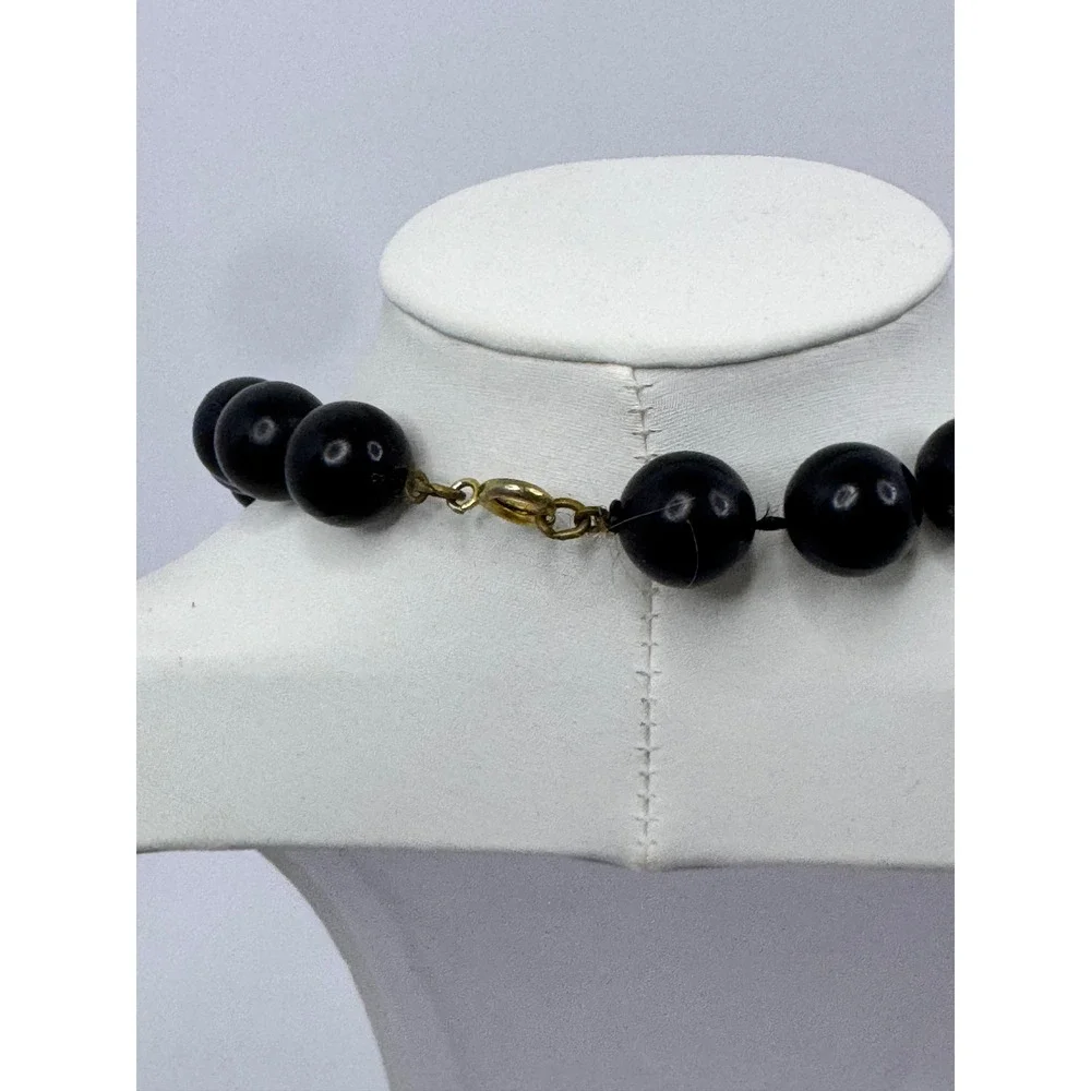 Vintage‎ Black Beaded Knotted Strand Necklace Gold Tone Spring Ring Clasp